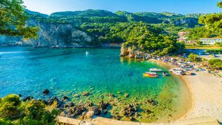 Românii, victimele unor escroci în Grecia. "Numai cu voi, românii păţesc asta!"