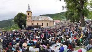  Peste 20.000 de pelerini sunt aşteptaţi weekend-ul acesta la Mănăstirea Nicula, de hramul Sfintei Maria