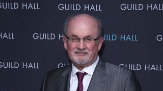 VIDEO | Scriitor &icirc;njunghiat pe scenă, &icirc;n SUA