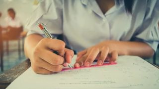 Bacalaureat 2022. C&acirc;ți elevi s-au &icirc;nscris la sesiunea de toamnă care &icirc;ncepe m&acirc;ine, 16 august