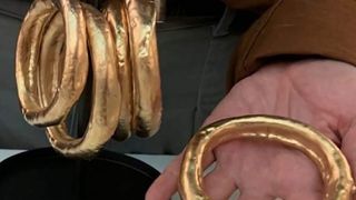 Afacerea inedită a unei românce. A dat lovitura peste hotare cu o idee venită în timp ce mânca covrigi la Buzău