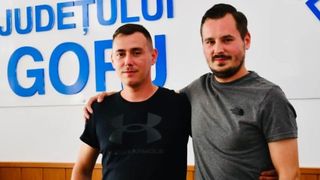 Poveste impresionantă: Doi frați s-au regăsit după 30 de ani cu ajutorul Poliției