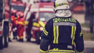 Incendiu în Argeș: flăcările au izbucnit la o instalaţie de producţie de oxigen