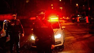 Un șofer care circula cu viteză s-a oprit cu mașina într-un scuar