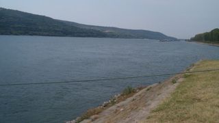 Trupul neînsuflețit al unui tânăr de 18 ani, dispărut joi  în apele Dunării, a fost găsit