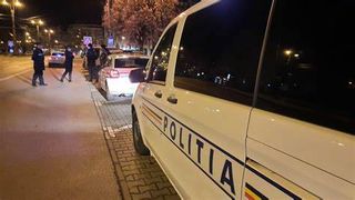 Un polițist a fost rănit în urma unei urmăriri în trafic. Unul dintre conducători a fost găsit drogat