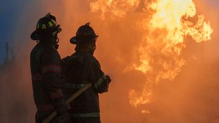 Incendiu devastator în Ialomița: Pompierii s-au luptat cu flăcările timp de 12 ore