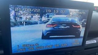 Un șofer cu permisul reținut a fost prins conduc&acirc;nd cu 190 km/h