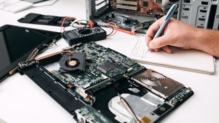 Cum să alegi un service specializat în reparaţii de echipamente IT?