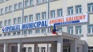 VIDEO - Un medic de gardă a fost bătut de un pacient nervos