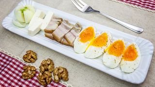 Trei rețete simple cu ouă pentru un mic dejun delicios și copios