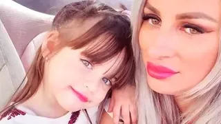 VIDEO - S&acirc;nziana Buruiană &icirc;ncă &icirc;și alăptează fetița de 6 ani și jumătate