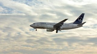 Un avion cu 200 de pasageri s-a întors de urgență pe aeroportul din Otopeni