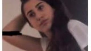 Andreea a dispărut de acasă și este de negăsit. Minora are 15 ani și este din județul Giurgiu