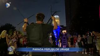 Parada păpușilor uriașe