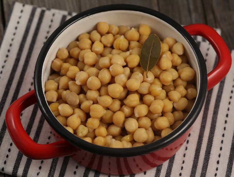 Mâncare vegană cu năut