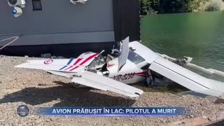Avion prabusit in lac - pilotul a murit