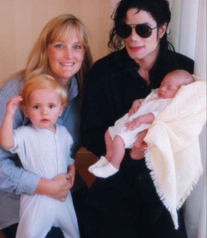 Michael Jackson ar fi implinit 64 de ani. Ce mai fac copiii „Regelui Muzicii Pop”