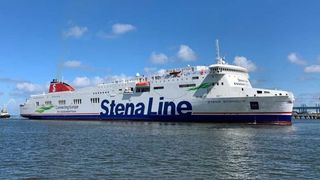 Operațiune de salvare în largul coastei suedeze. Un feribot cu 300 de persoane la bord a luat foc