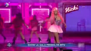Show la gala premiilor MTV