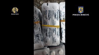 Droguri &icirc;n valoare de 1,5 milioane de euro, găsite &icirc;n Gorj. Trei bărbați au fost arestați