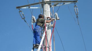 Un vasluian a fost electrocutat în timpul unei lucrări executate la negru