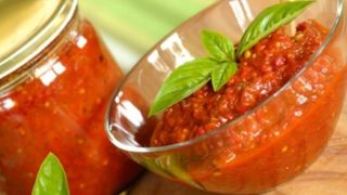 Reţeta 100% rom&acirc;nească de zacuscă pentru iarnă