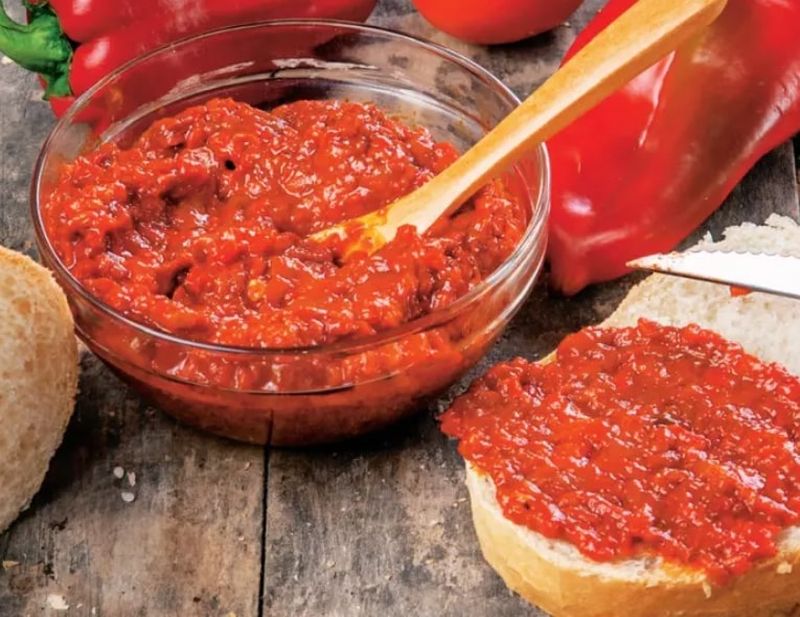 Reţeta 100% românească de zacuscă pentru iarnă