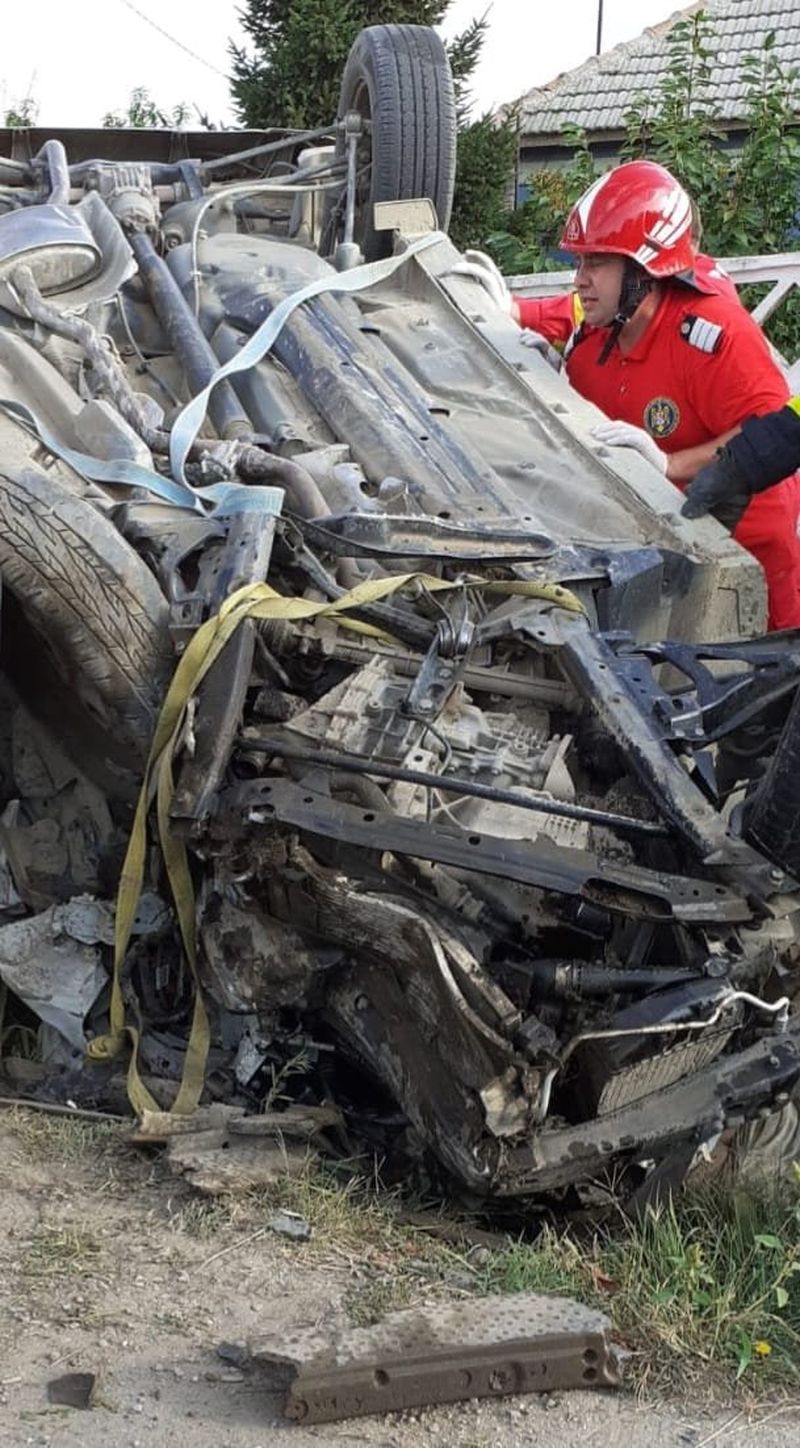 Accident tragic în Constanța. Doi oameni au muri după ce două mașini s-au ciocnit violent