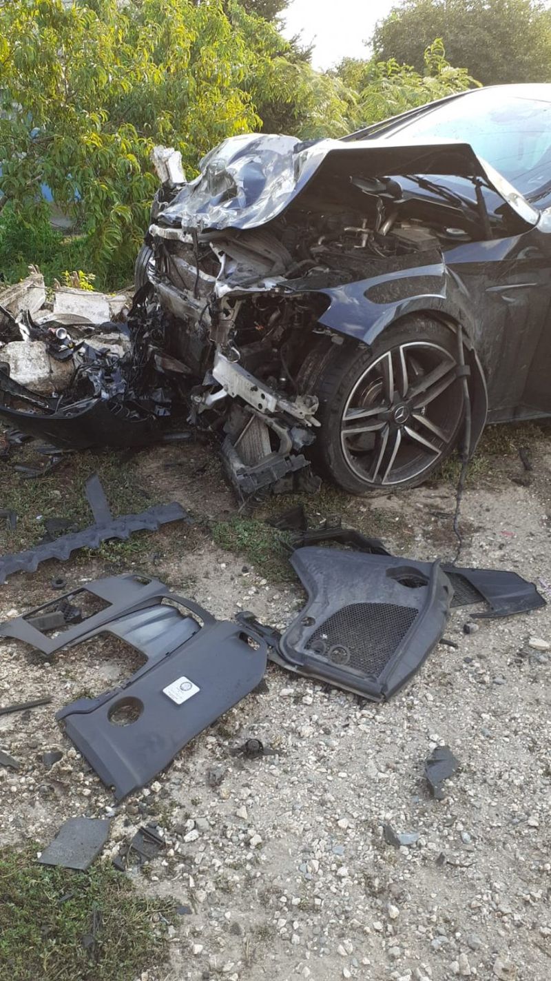 Accident tragic în Constanța. Doi oameni au muri după ce două mașini s-au ciocnit violent