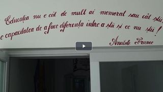 Gafă colosală la inaugurarea unei şcoli din Dâmboviţa. Ce greșeală de ortografie se regăsește într-un citat scris pe perete