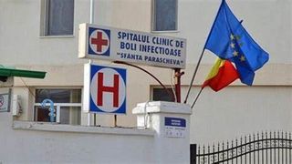 O femeie cu boli cronice este internată cu suspiciune de infecție fungică