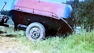 Un șofer a fost prins în timp ce deversa conținutul fosei septice pe câmp