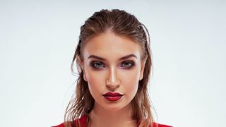 Talentul, munca și baza de machiaj potrivită – toate aceste elemente îți garantează un make-up perfect 