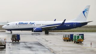 VIDEO Celulă de criză la nivelul Guvernului după suspendarea zborurilor de către Blue Air. Deciziile anunțate