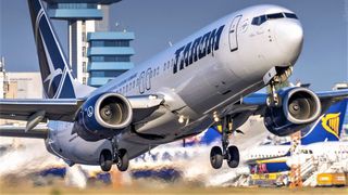 Reacția TAROM după suspendarea zborurilor Blue Air: Vom depune toate eforturile pentru cetățenii blocați în aeroporturi, deși este o perioadă aglomerată și cu factor de încărcare maxim