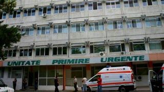 Un adolescent din Focșani a ajuns la spital după ce a inhalat mai multe medicamente pisate