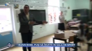 Elevii rromi, puși să &icirc;nvețe &icirc;n sala de sport