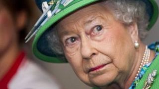 Regina Angliei a murit