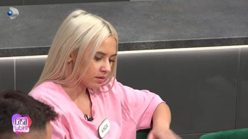 ceartă larisa și kinga