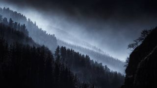 VIDEO | Cod galben de furtuni pentru jumătate de țară