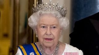 Anglia în doliu. Cum își plâng britanicii preaiubita regină. 96 de salve de tun, în memoria Reginei Elisabeta a II-a