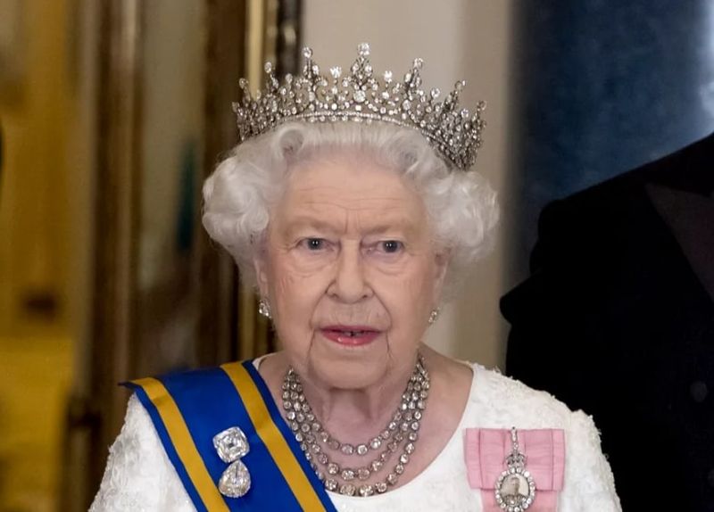 Anglia în doliu. Cum își plâng britanicii preaiubita regină. 96 de salve de tun, în memoria Reginei Elisabeta a II-a