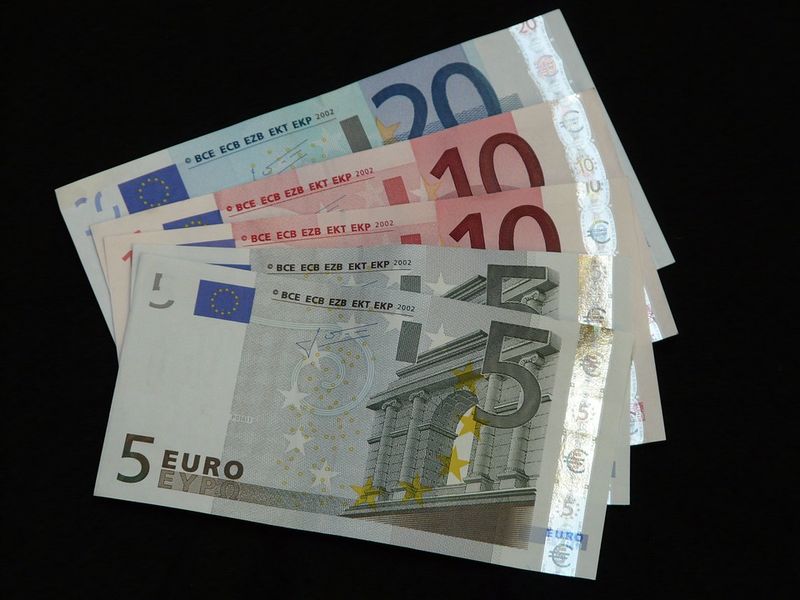 Curs valutar BNR azi, 14 septembrie 2022. La ce valoare a ajuns moneda Euro?
