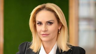 Gabriela Firea: „Mamele minore sunt o realitate în România. Ne dorim cifre crescute ale natalității, dar nu așa”