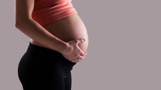 O femeie însărcinată a fost ucisă tocmai de una dintre prietenele ei pentru a-i fura copilul din pântece. Care este explicația din spatele acestui gest macabru