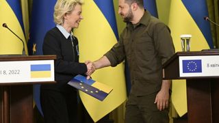 Șefa Comisiei Europene, a treia vizită la Kiev. Sancțiunile UE împotriva Rusiei, prelungite cu 6 luni