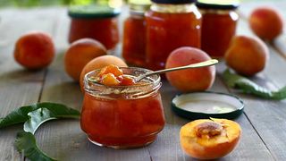 Dulceaţă de piersici: Cea mai delicioasă reţetă