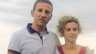 Doi soți din Italia au îngropat milioane de euro în curtea casei. O parte din bani ar proveni din România