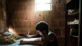 Planul ministerului Educației pentru anul școlar 2022-2023. Se anunță schimbări radicale pentru copii săraci